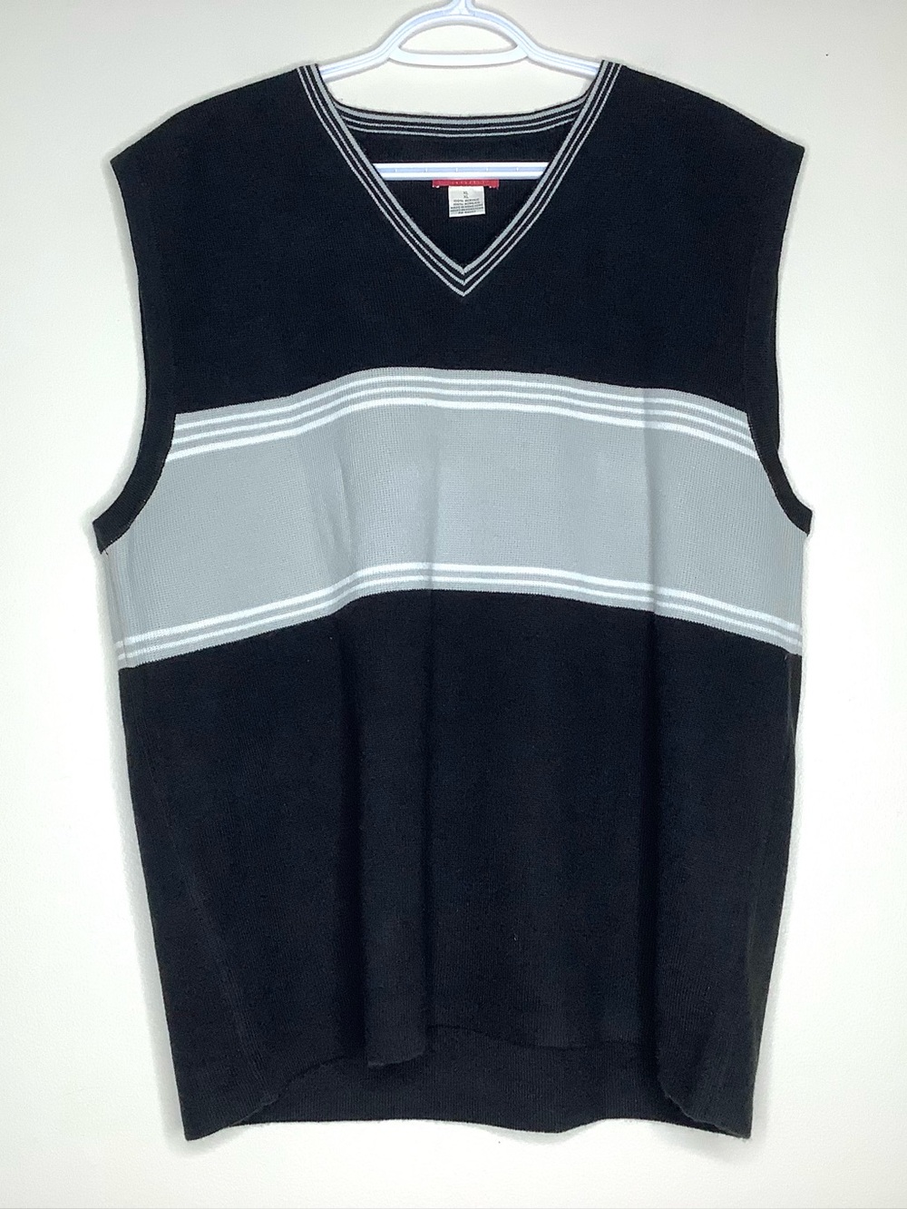 < Vintage 90’s Union Bay Black Knit Sweater Vest Size XL >